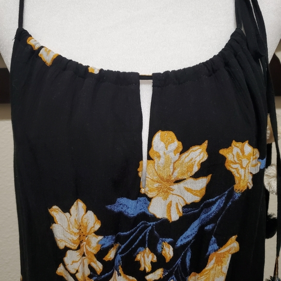 Xhilaration - Picture 4 of 6